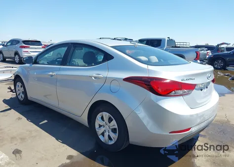 2016 Hyundai Elantra Se z USA, uszkodzony, nr VIN 5NPDH4AE8GH699449